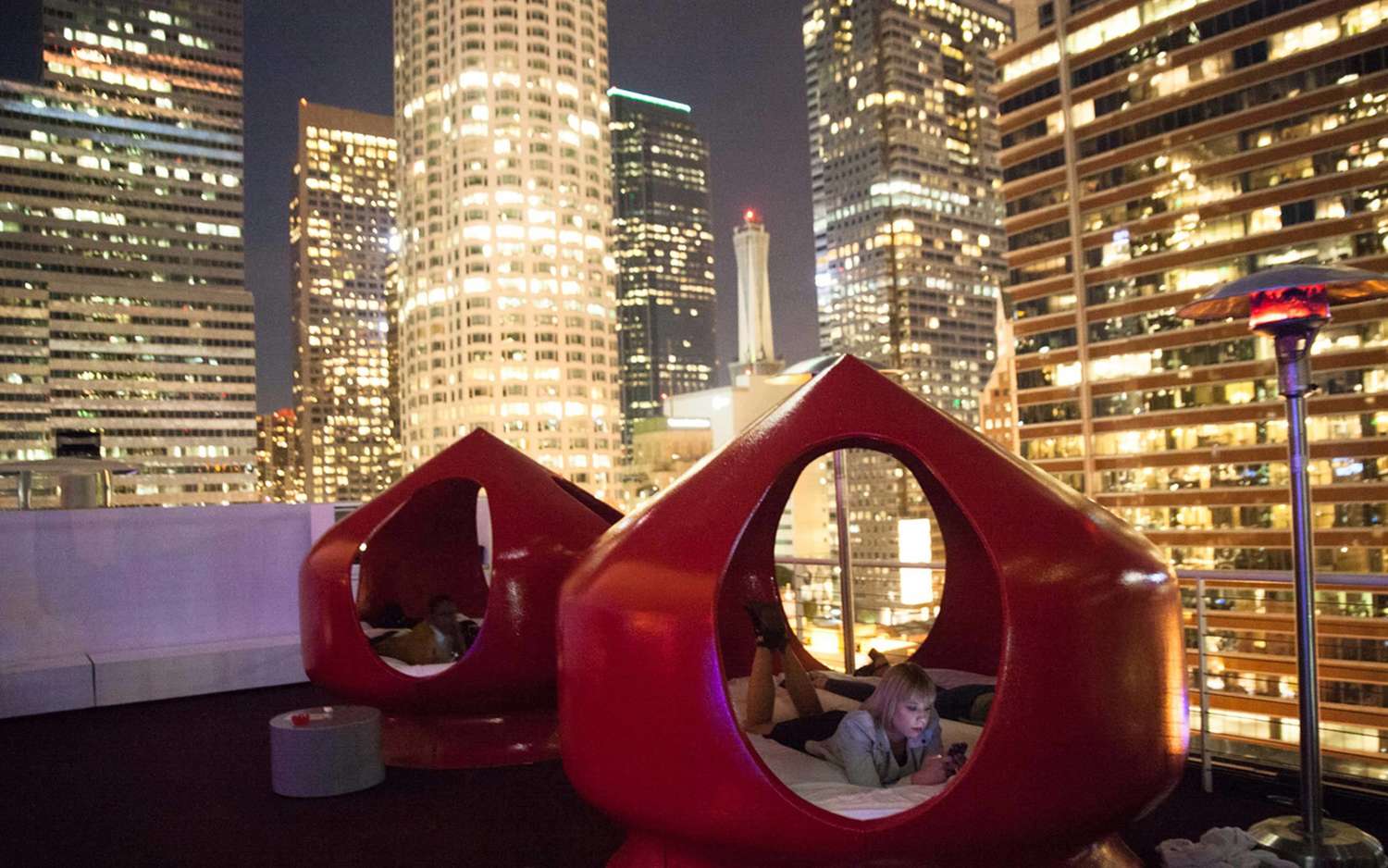 Standard Hotel Downtown La Food And Drink Rooftop Pods Night Cultured